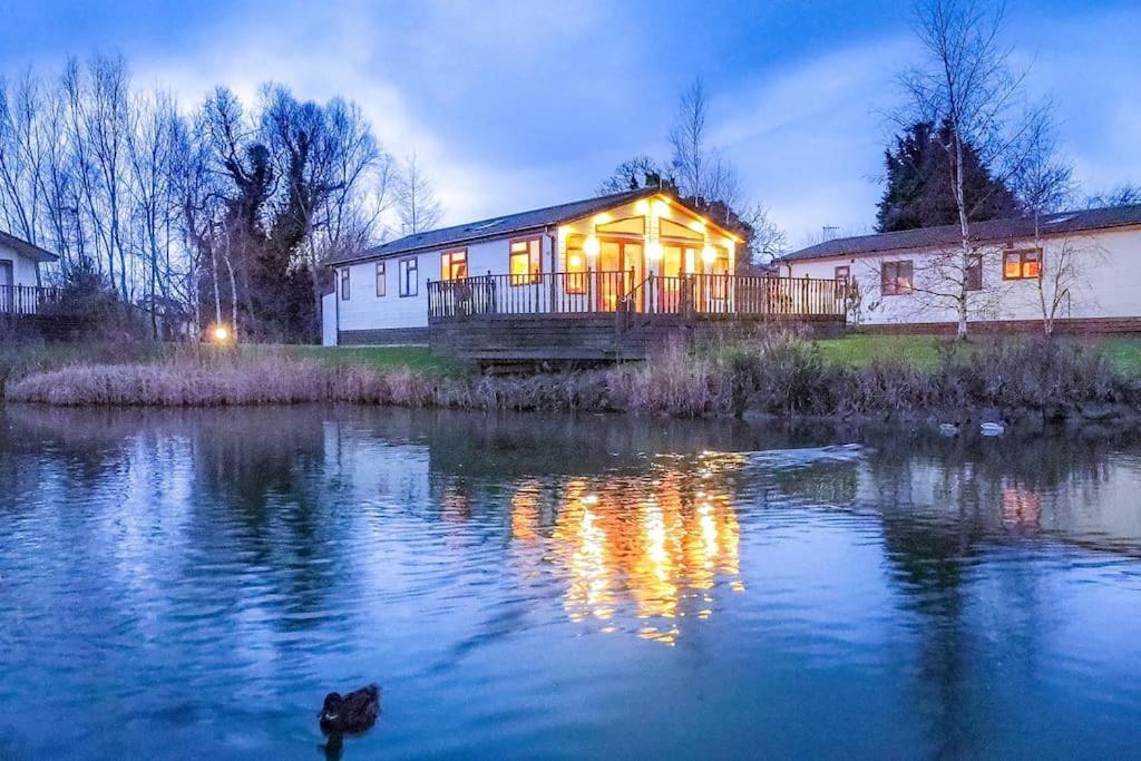 Lakeside View Wisbech Exterior photo